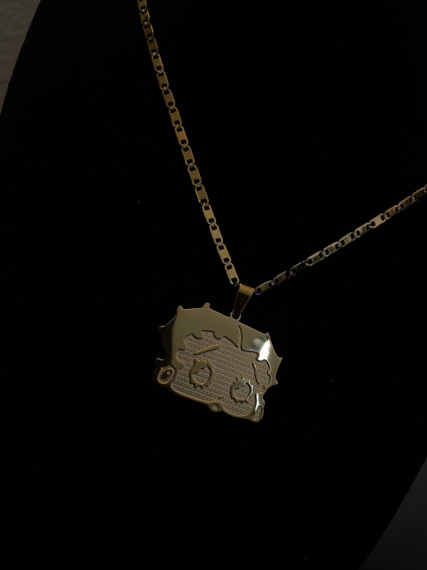 BB Face Necklace