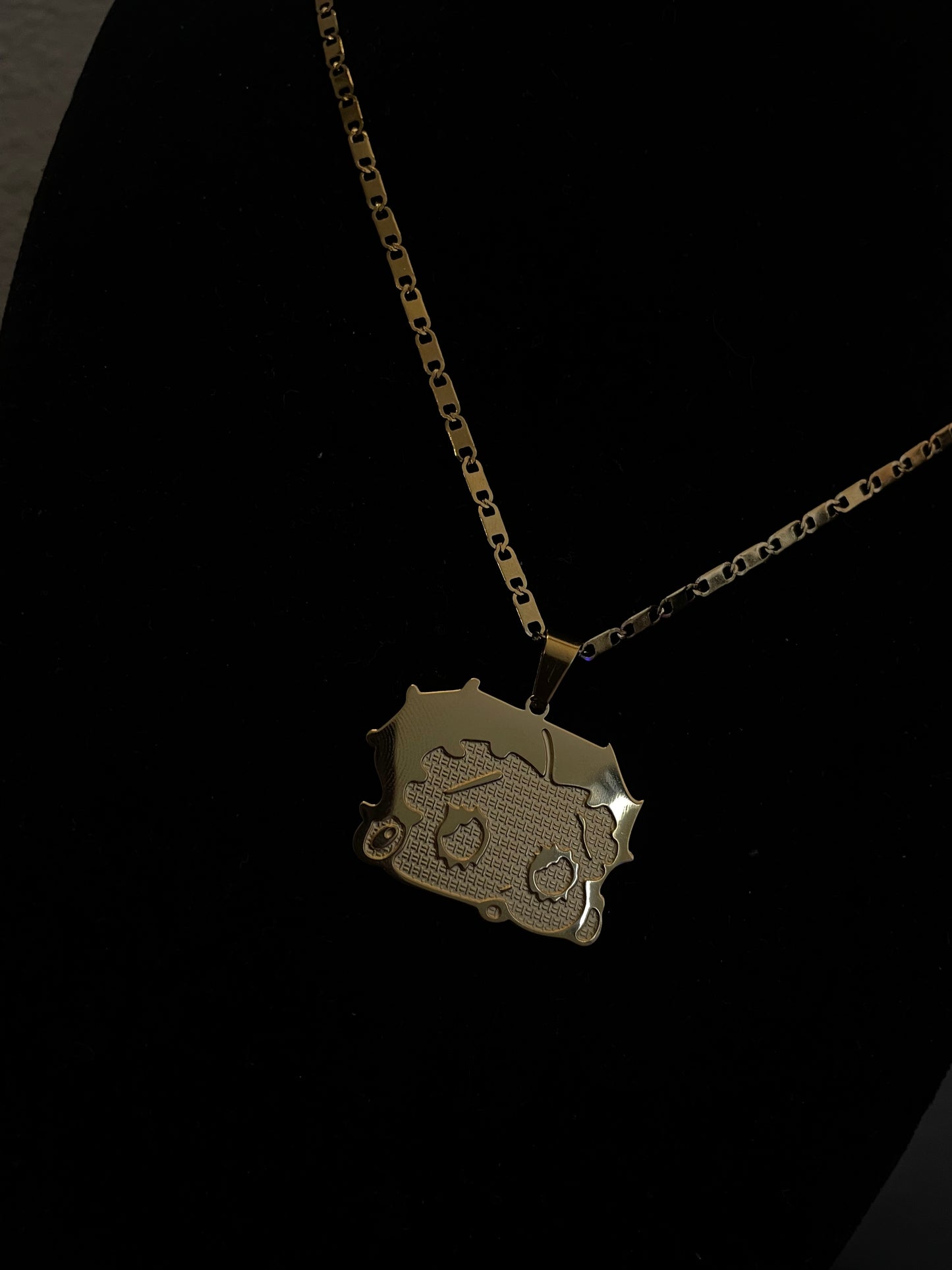BB Face Necklace