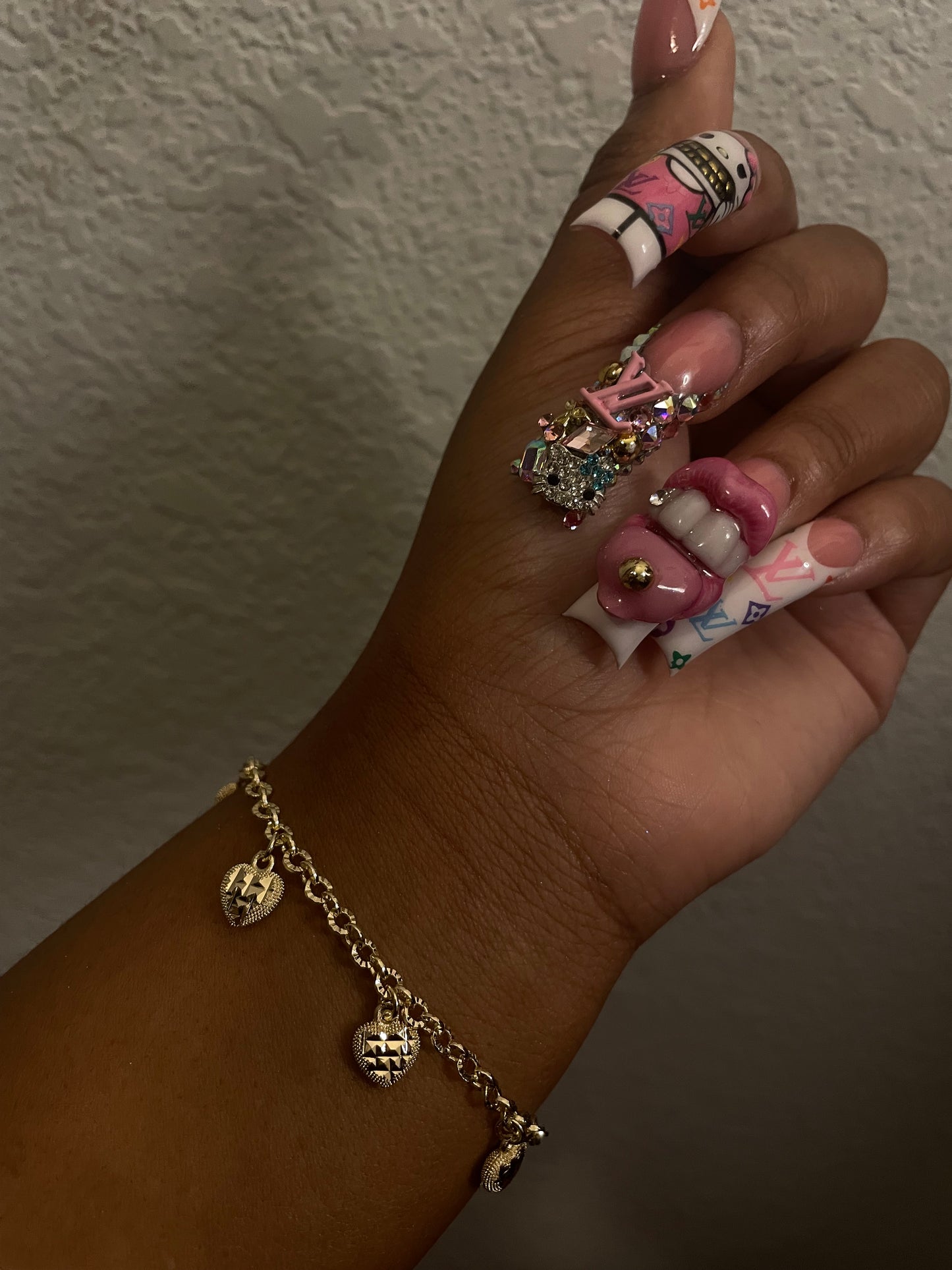Dangling Heart Bracelet